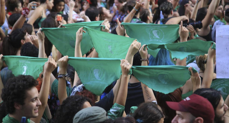 Marcha a favor del Aborto - debate sobre la despenalización en Diputados (NA)