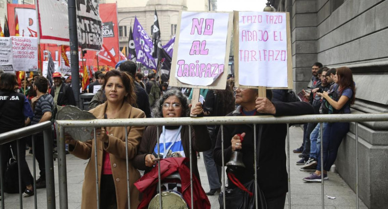 Protesta contra el tarifazo - economía argentina, Agencia NA