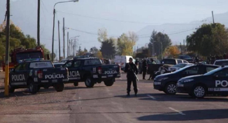 Mendoza - Apuñaló a mujer embarazada y mató a dos policías