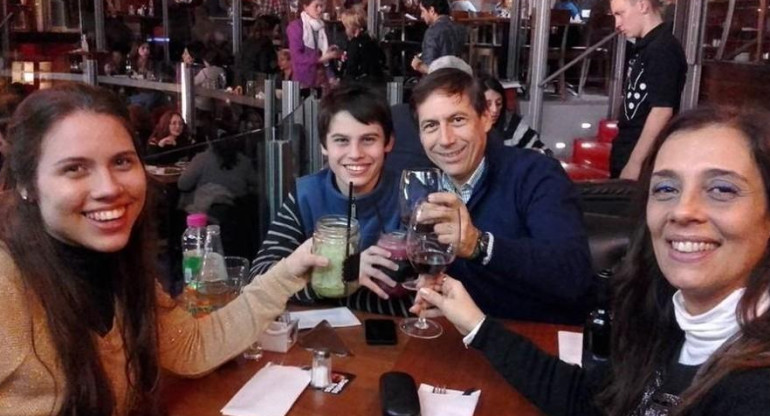 Luis Naidenoff y su familia