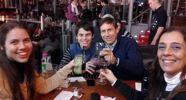 Luis Naidenoff y su familia