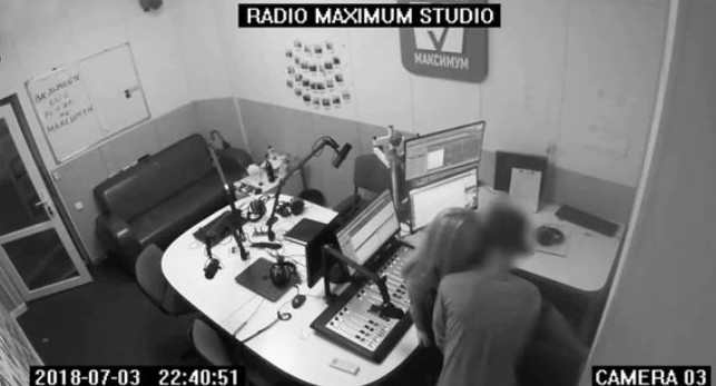 Pareja teniendo sexo - estudio de radio