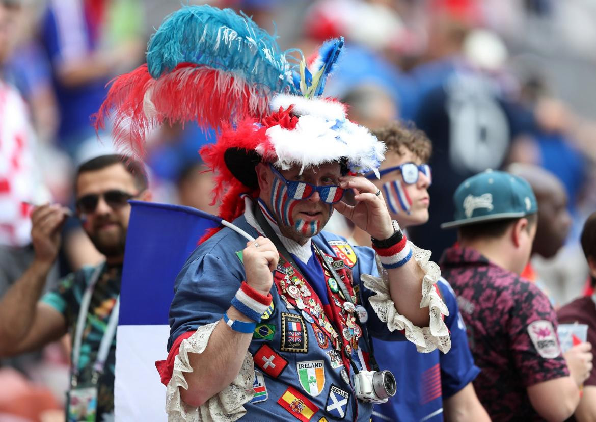 Hinchas croatas - hinchas franceses Fotos Reuters