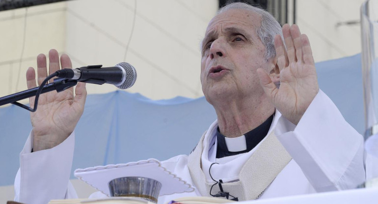 Iglesia, Mario Poli en San Cayetano, NA