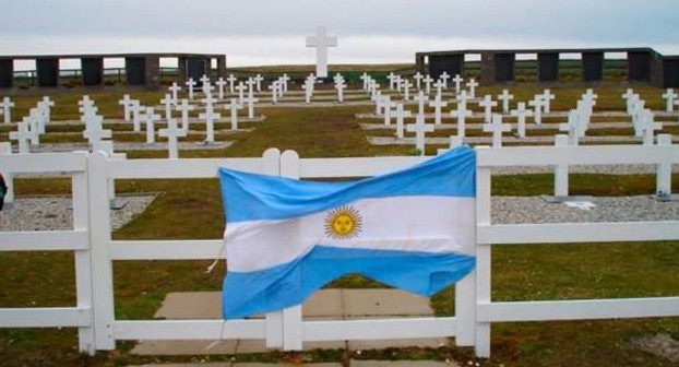 Cementerio Darwin - soldado caído