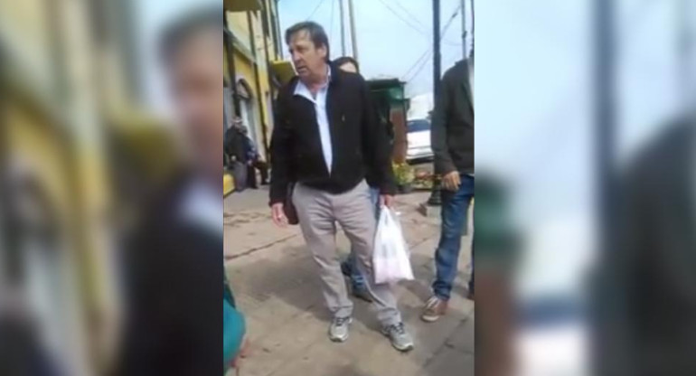 Asesor presidencial Torello, abucheado durante timbreo en Tigre