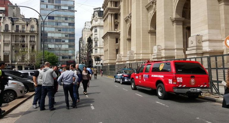 Amenaza de bomba en Tribunales 