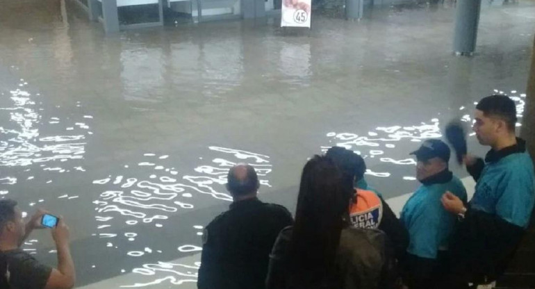 Se inundó la línea C y el servicio está interrumpido