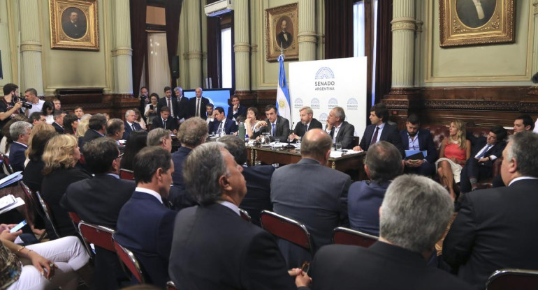 Reunión de la Comisión de Presupuesto y Hacienda del Senado en el Congreso de la Nacion, NA