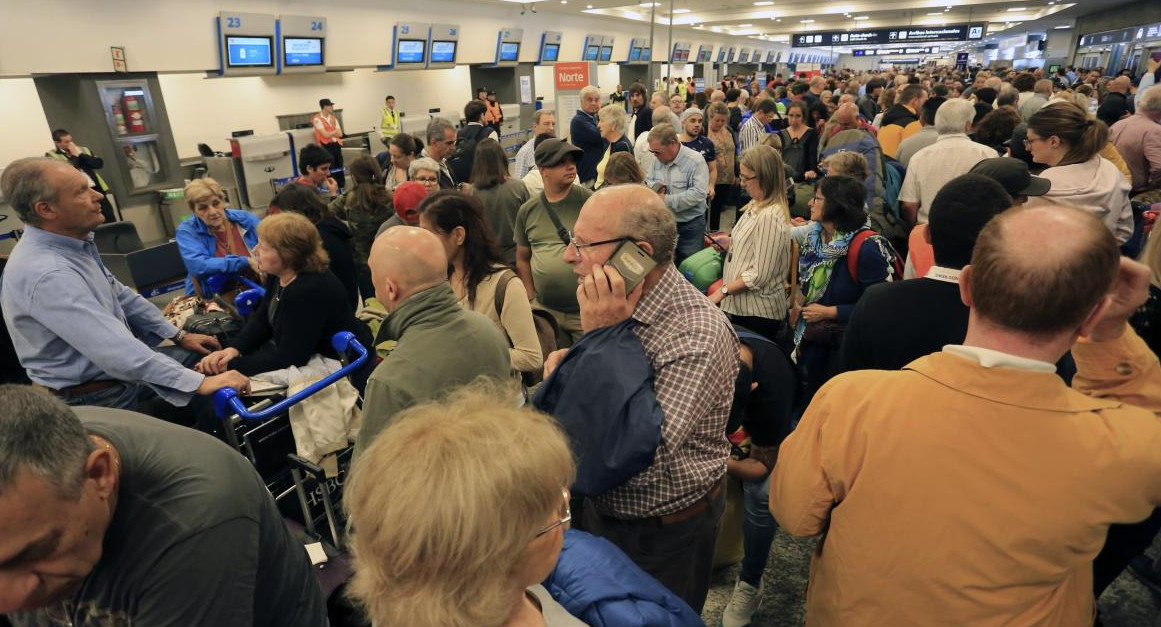 Vuelos suspendidos en Aeroparque por conflicto gremial en Aerolineas Argentinas y Austral, NA