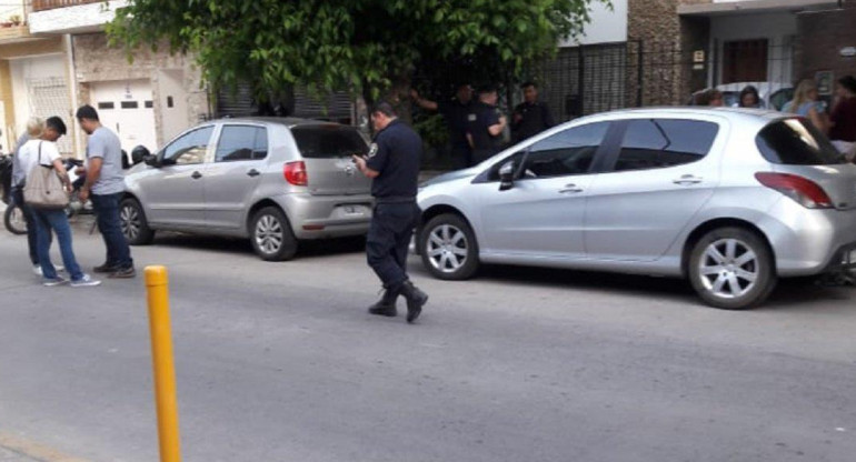 Beba muerta por asfixia dentro de un auto