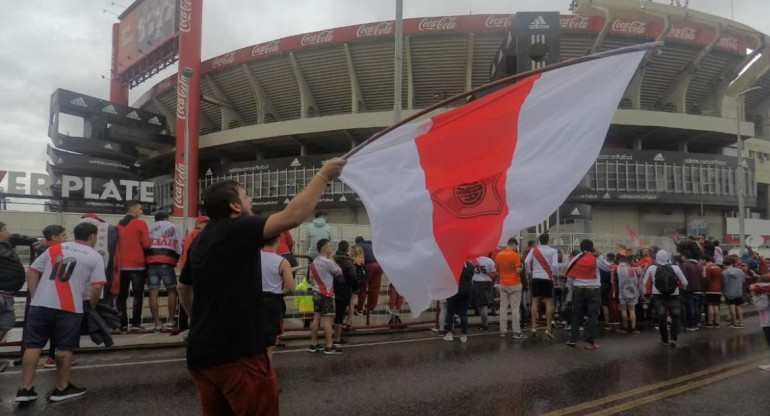 Hinchas de River - Banderazo