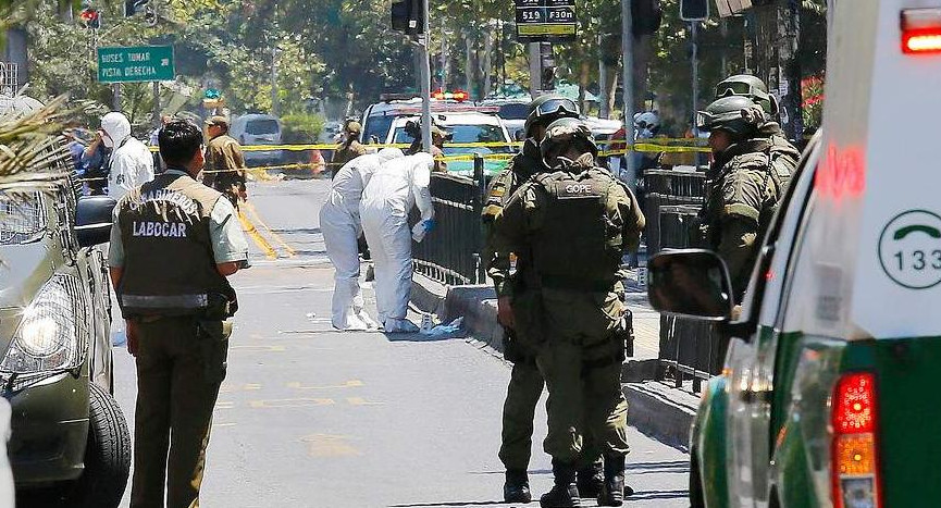 Chile - Explosión parada de colectivo