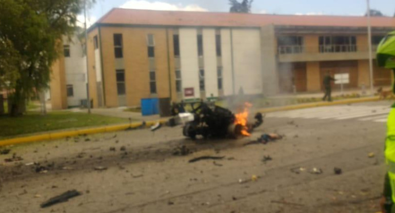 Atentado en Bogotá con coche bomba, Colombia, Twitter