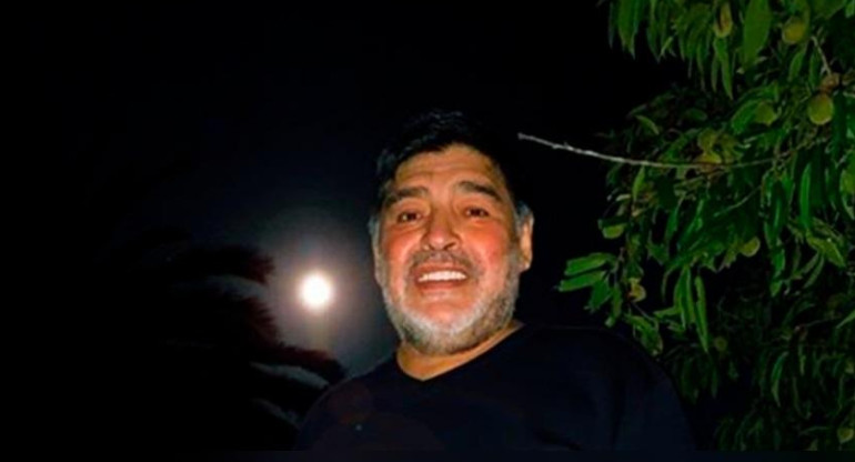 Maradona junto a la Luna de Sangre