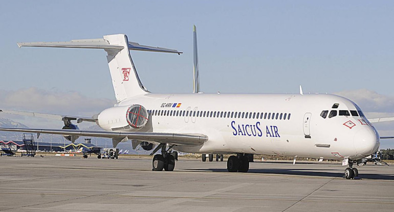 Avión abandonado en el aeropuerto de España