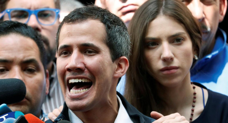 Juan Guaidó y su esposa Fabiana Rosales - Reuters