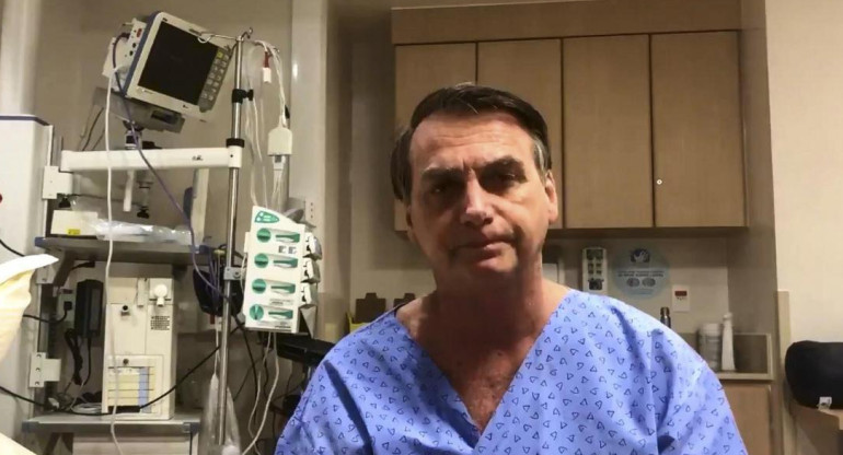 Bolsonaro con nuevo pico de fiebre, sospechan de posible neumonía, NA