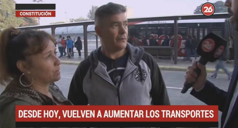 Usuarios de transporte público en Constitucion tras nuevo aumento del boleto (Canal 26)