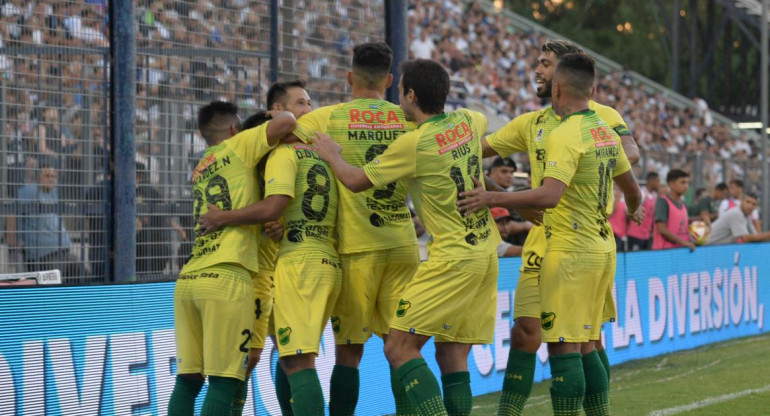 Festejo de Defensa y Justicia ante Gimnasia (LP) (NA)