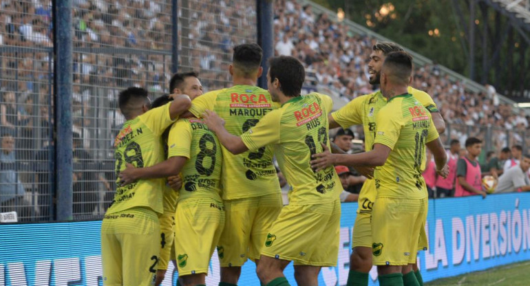 Festejo de Defensa y Justicia ante Gimnasia (LP) (NA)