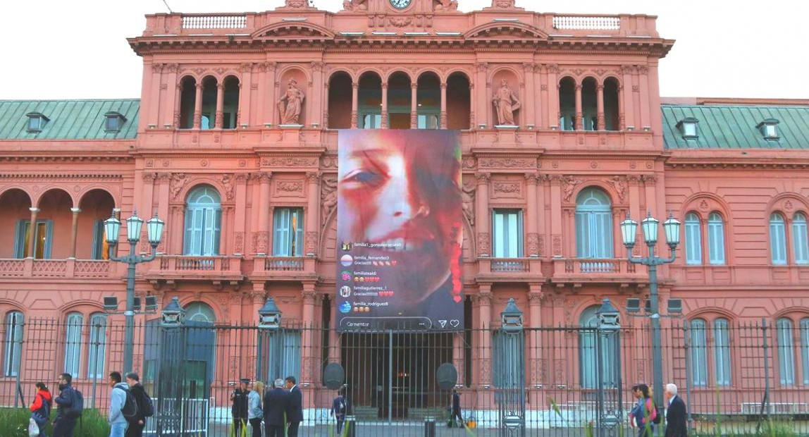 Día Mundial de Donación de órganos: gigantografía con Justina Lo Cane en Casa Rosada (Foto: Twitter)