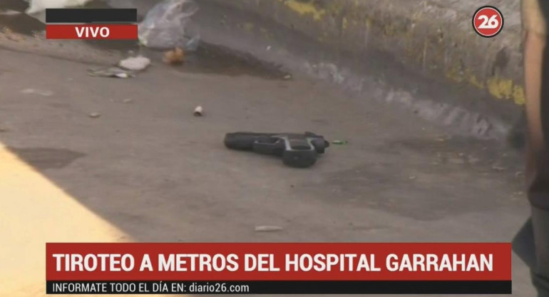 Tiroteo entre Policías y delincuentes a metros del Hospital Garrahan (Canal 26)