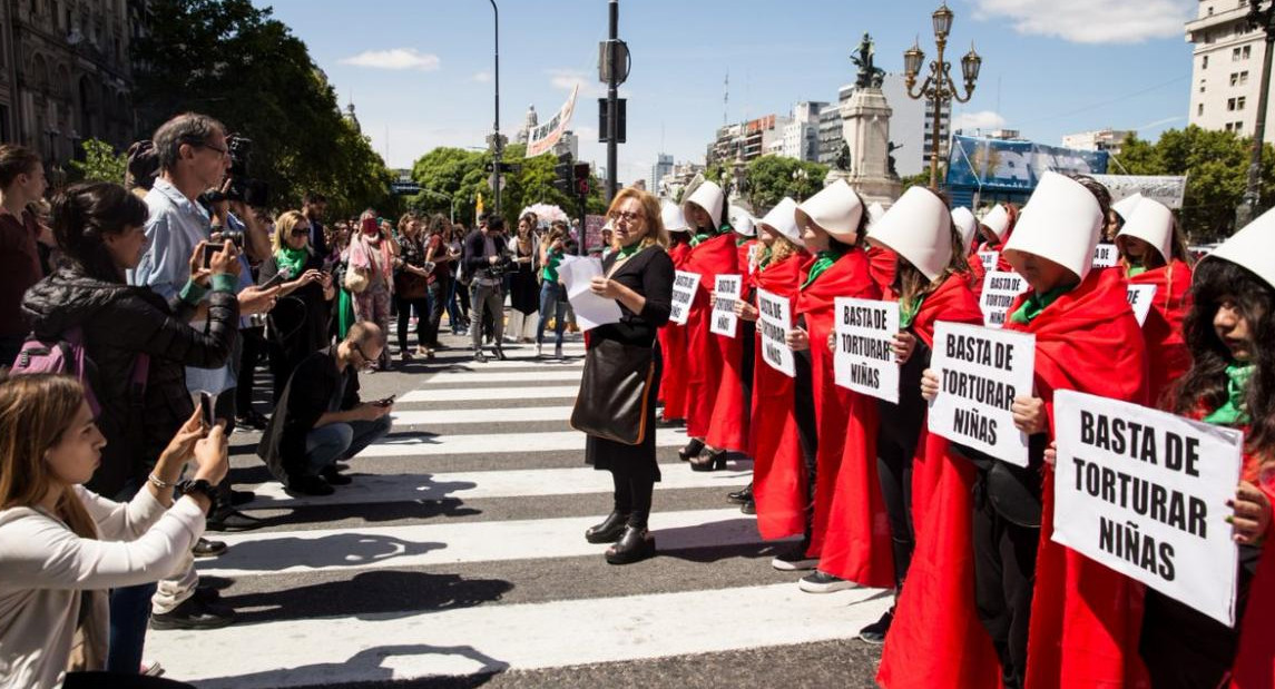 Día de la Mujer - Las Criadas frente al Congreso