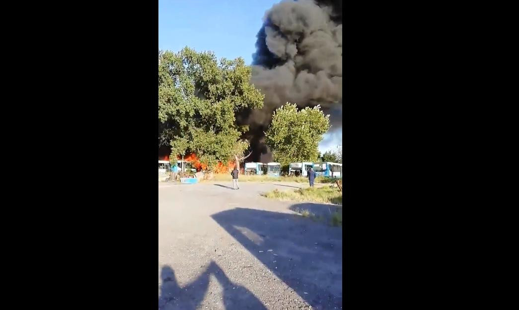 Incendio colectivos - Monte Grande