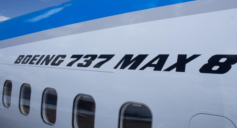 Boeing 737 MAX 8