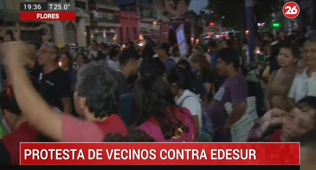 Protesta de vecinos contra Edesur y el tarifazo, Canal 26	