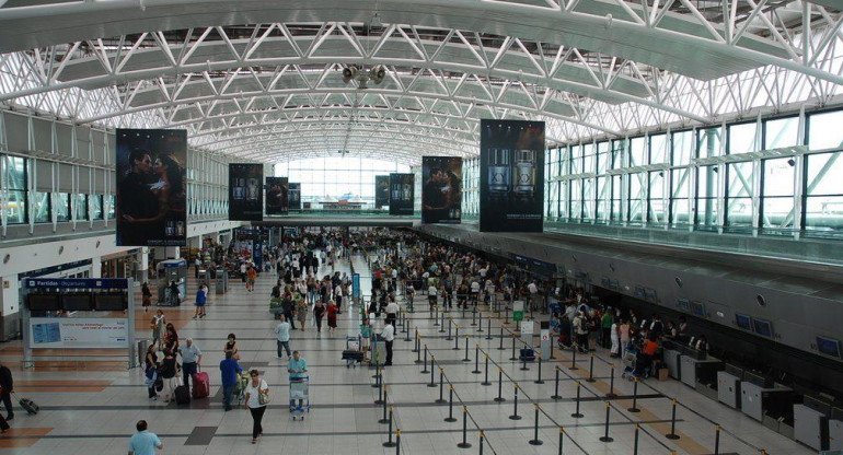 Aeropuerto de Ezeiza - cerrado