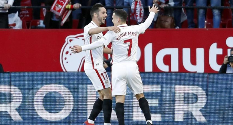 Festejo del Sevilla ante el Alaves por la Liga Santander