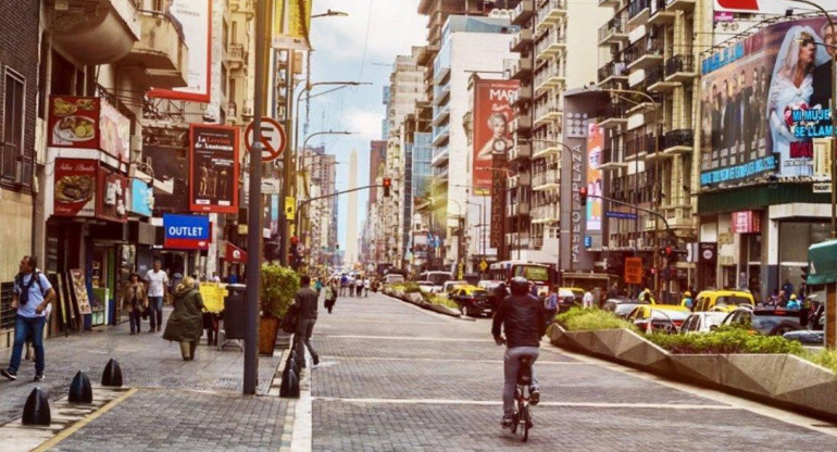 La avenida Corrientes se reabre al tránsito tras inauguración de paseo peatonal	 (Foto: GCBA)