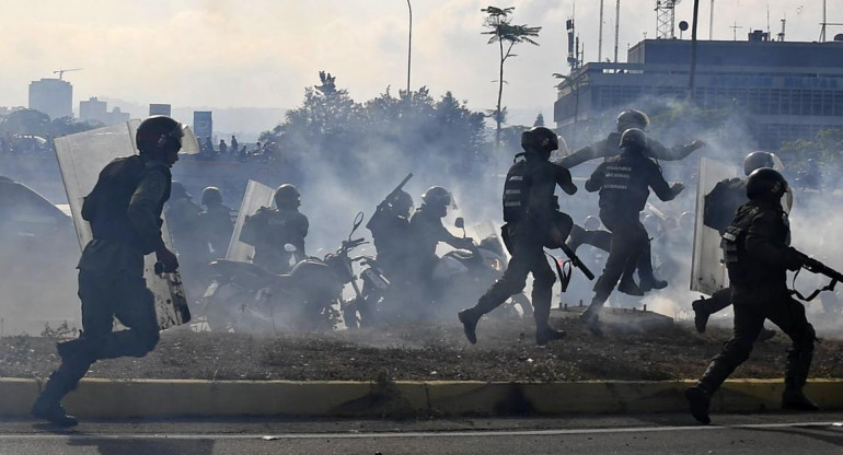 Tensión en Venezuela: militares anti Maduro liberaron a Leopoldo López, violencia, incidentes, NA	