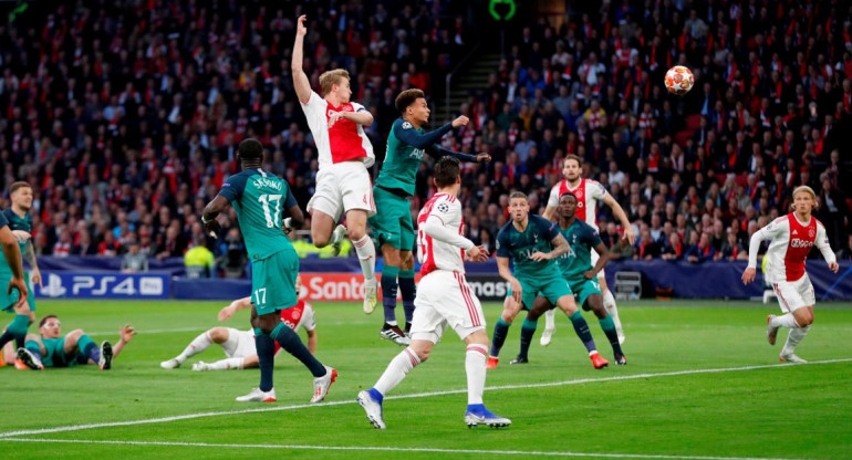 Champions League - Ajax vs. Tottenham - Fútbol - Deportes - Reuters