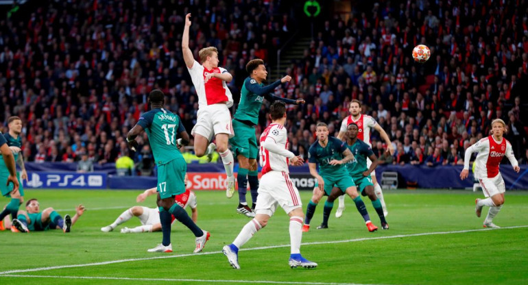 Champions League - Ajax vs. Tottenham - Fútbol - Deportes - Reuters