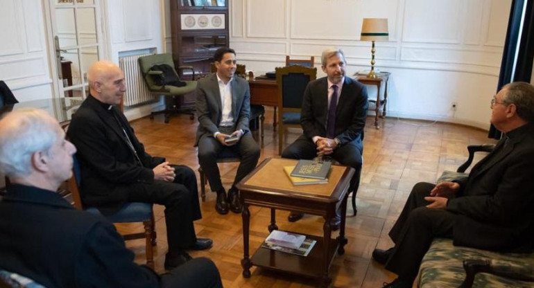 Reunión entre Gobierno e Iglesia  - Agencia NA