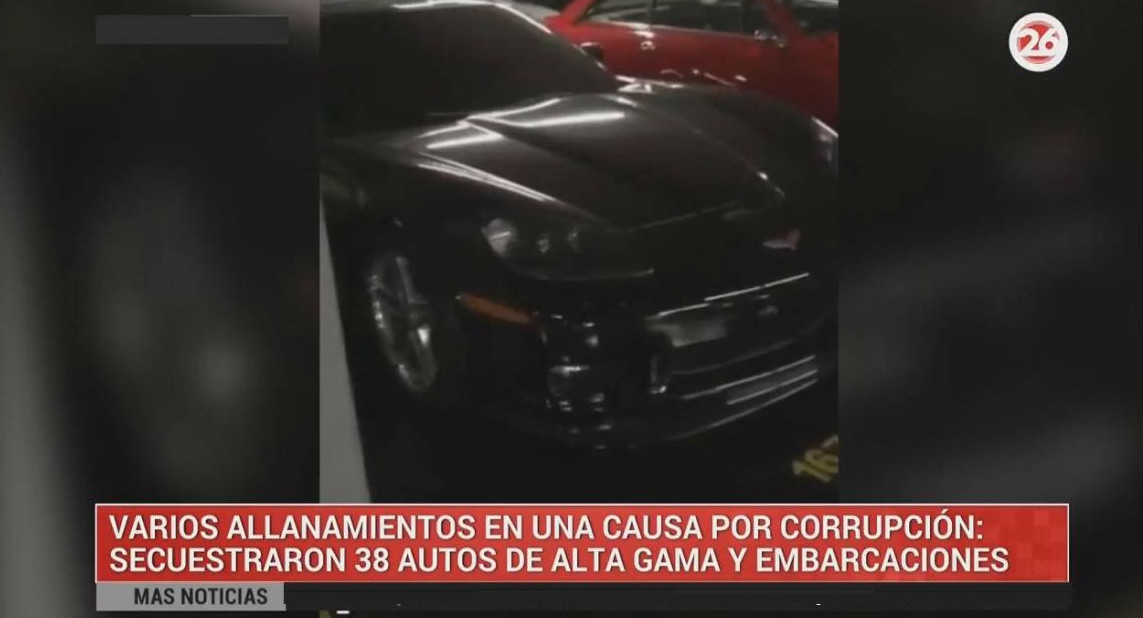 Allanamientos y secuestros de autos de alta gama en causa por corrupción (Canal 26)