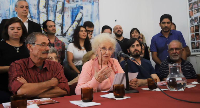 Abuelas de Plaza de Mayo, Estela de Carlotto, recuperación de nieta 129, NA