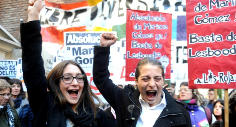 Mariana Gómez y su esposa Rocío Girat, postergación de veredicto, juicio, pareja, Foto: Guillermo Rodríguez Adami