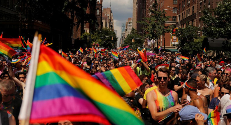 Nueva York celebró 50 años de Stonewall con masivo Desfile del Orgullo LGBTI, Reuters