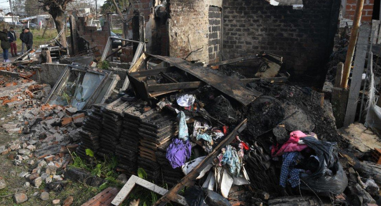 Incendio en Pilar - restros de la casa