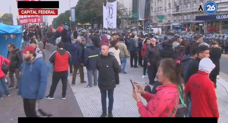 Incidentes en el Obelisco, móvil Canal 26	