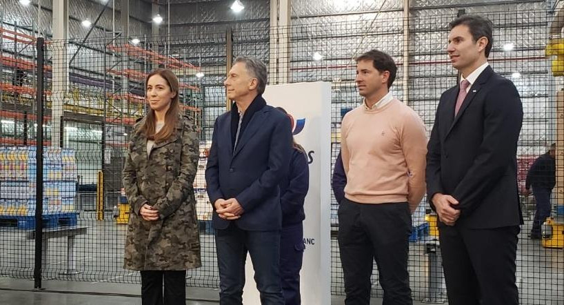 Mauricio Macri y María Eugenia Vidal en la empresa Molinos de la Plata