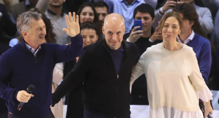 Vidal con Macri y Larreta en Ferro Carril Oeste, NA