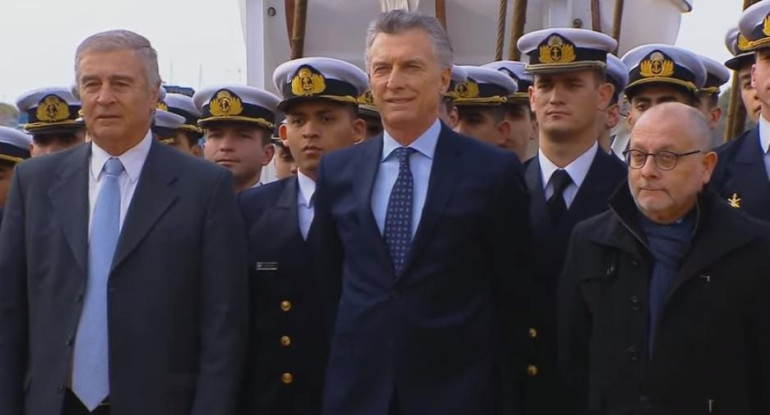 Mauricio Macri despide a la Fragata Libertad