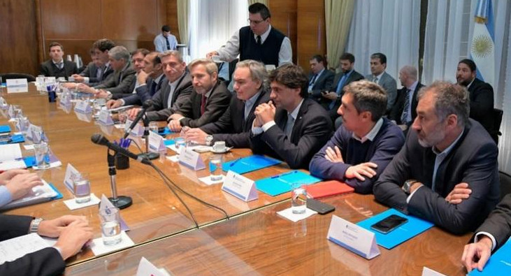 Reunión de provincias petroleras con el Gobierno