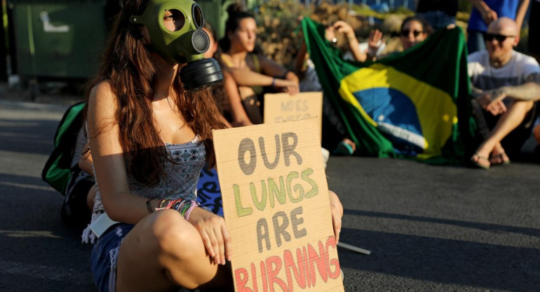 Protestas alrededor del mundo por incendio en Amazonas, REUTERS