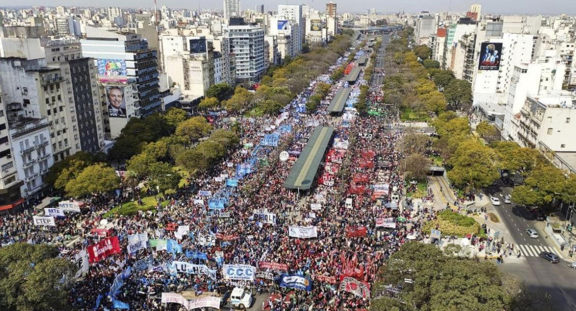 Marcha de organizaciones sociales por la autopista 25 de mayo, NA